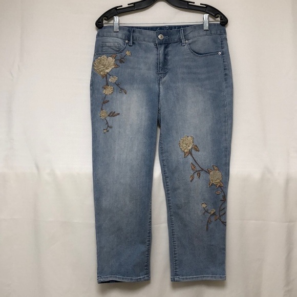 Gloria Vanderbilt “Jordyn” All Around Slimming Effect Embroidered Capri Jeans - Picture 2 of 13